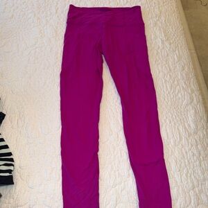 Athleta Magenta Leggings w/ pockets. Size Small